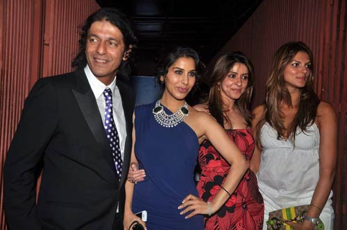 'अग्निपथ' की सक्सेस पार्टी में सितारे | शाहरुख की बदमाशियां