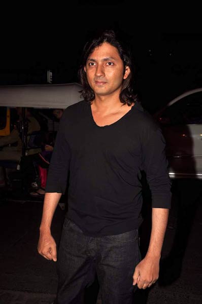 'अग्निपथ' की सक्सेस पार्टी में सितारे | शाहरुख की बदमाशियां