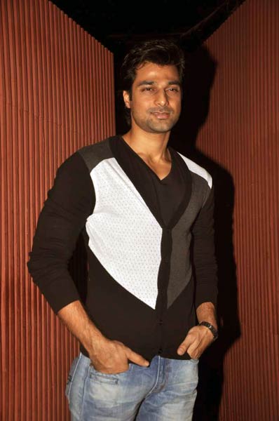 'अग्निपथ' की सक्सेस पार्टी में सितारे | शाहरुख की बदमाशियां