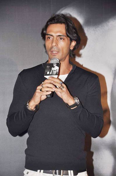 अर्जुन रामपाल के परफ्यूम लॉन्‍च पर सितारे | बोल्‍ड होती बालाएं