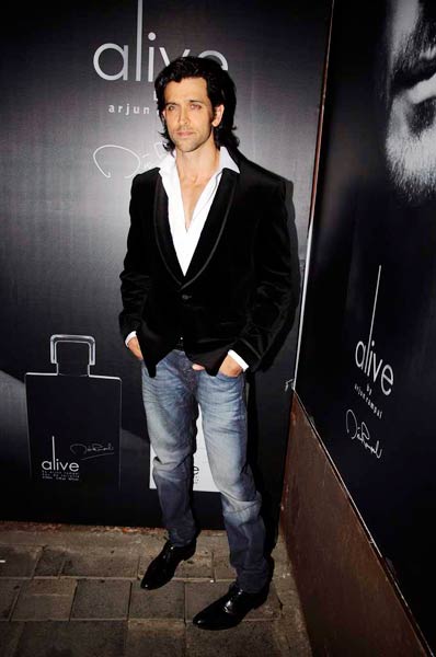 अर्जुन रामपाल के परफ्यूम लॉन्‍च पर सितारे | बोल्‍ड होती बालाएं