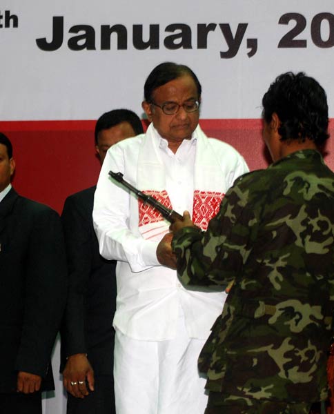 पूर्वोत्तर में 1855 उग्रवादियों का आत्‍मसमर्पण