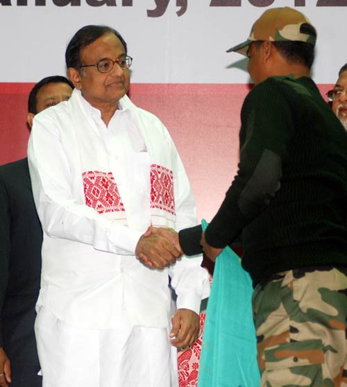 पूर्वोत्तर में 1855 उग्रवादियों का आत्‍मसमर्पण