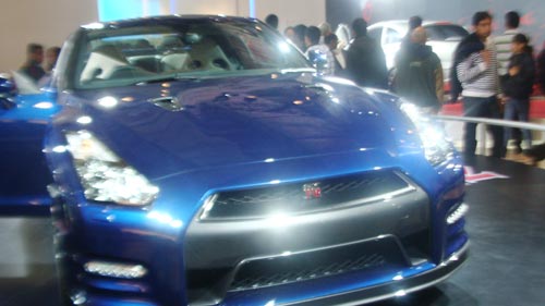 'ऑटो एक्‍सपो' में दिखा पावरफुल गाड़ि‍यों का दम