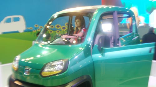 'ऑटो एक्‍सपो' में दिखा पावरफुल गाड़ि‍यों का दम