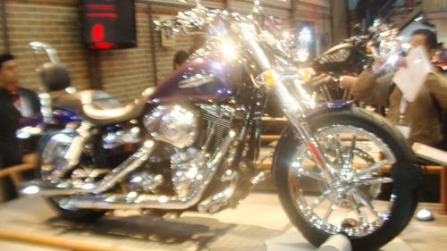 'ऑटो एक्‍सपो' में दिखा पावरफुल गाड़ि‍यों का दम