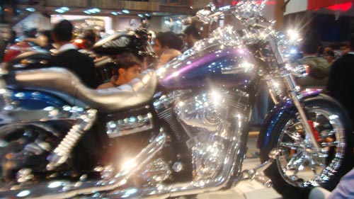 'ऑटो एक्‍सपो' में दिखा पावरफुल गाड़ि‍यों का दम