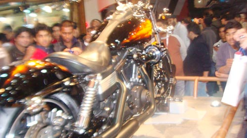 'ऑटो एक्‍सपो' में दिखा पावरफुल गाड़ि‍यों का दम