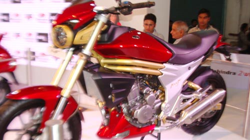 'ऑटो एक्‍सपो' में दिखा पावरफुल गाड़ि‍यों का दम