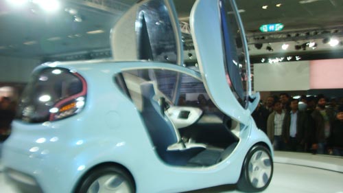 'ऑटो एक्‍सपो' में दिखा पावरफुल गाड़ि‍यों का दम