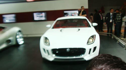 'ऑटो एक्‍सपो' में दिखा पावरफुल गाड़ि‍यों का दम