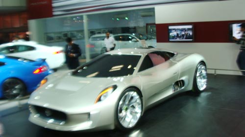 'ऑटो एक्‍सपो' में दिखा पावरफुल गाड़ि‍यों का दम