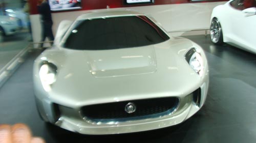 'ऑटो एक्‍सपो' में दिखा पावरफुल गाड़ि‍यों का दम