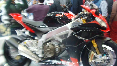 'ऑटो एक्‍सपो' में दिखा पावरफुल गाड़ि‍यों का दम