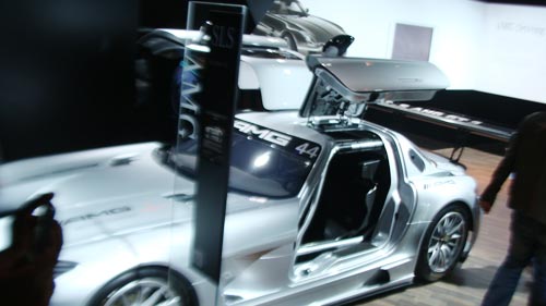 'ऑटो एक्‍सपो' में दिखा पावरफुल गाड़ि‍यों का दम