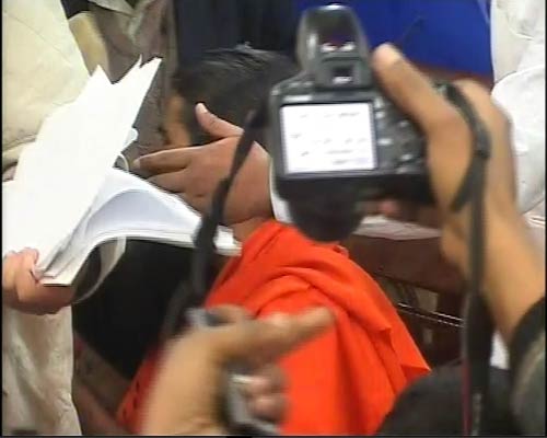 देखिए बाबा के चेहरे पर कालिख कैसे फेंकी | बाबा की जिंदगी