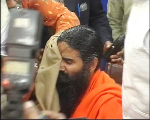 देखिए बाबा के चेहरे पर कालिख कैसे फेंकी | बाबा की जिंदगी