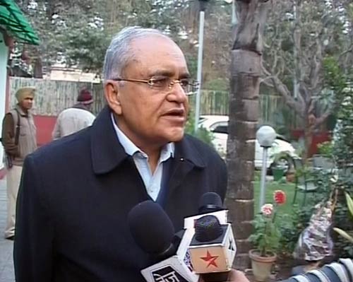 16 जनवरी 2012: तस्‍वीरों में देखें दिनभर की बड़ी खबरें | पढ़ें