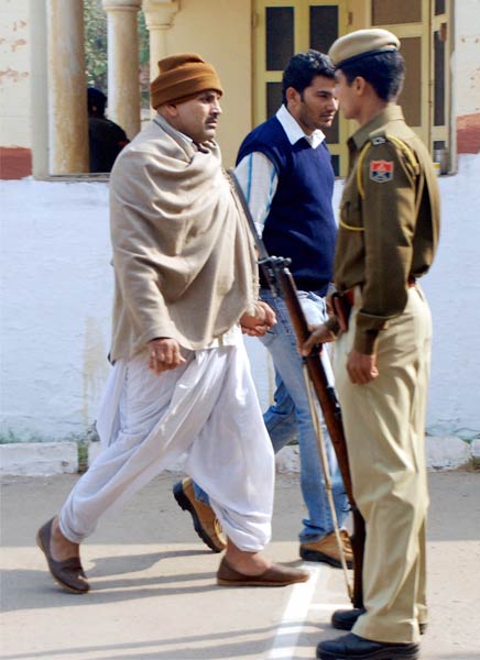 3 जनवरी 2012: तस्‍वीरों में देखें दिनभर की बड़ी खबरें | पढ़ें