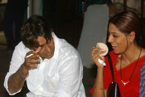 बिंदास बिपाशा बसु की शोख अदाए...। बिपाशा की हॉट तस्‍वीरें