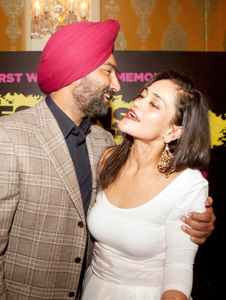 कली पुरी की किताब 'कन्फेशंस...' दिल्‍ली में लॉन्‍च । मुंबई में समारोह