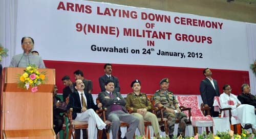 पूर्वोत्तर में 1855 उग्रवादियों का आत्‍मसमर्पण