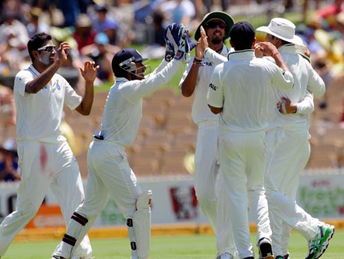 एडिलेड टेस्टः पोंटिंग-क्लार्क का 'हल्लाबोल'  | सचिन पर विशेष