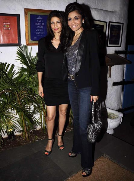 डब्बू रत्‍नानी के कैलेंडर लांच पर सितारे | कैलेंडर के मॉडल