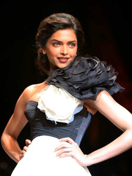 दीपिका की अनदेखी तस्वीरें... | अभिनेत्रियां 'Without Makeup'