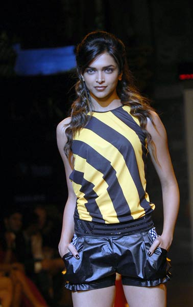 दीपिका की अनदेखी तस्वीरें... | अभिनेत्रियां 'Without Makeup'