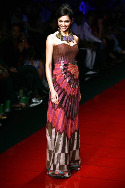 दीपिका की अनदेखी तस्वीरें... | अभिनेत्रियां 'Without Makeup'