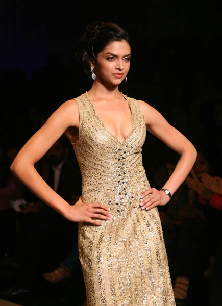 05 जनवरी 2012: तस्‍वीरों में देखें दिनभर की बड़ी खबरें | पढ़ें