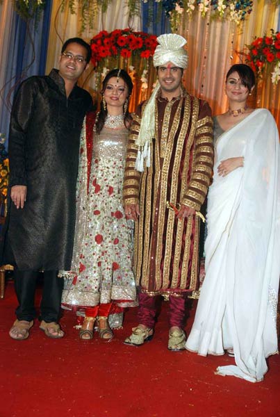 दीपशिखा-केशव की शादी में पहुंचे सितारे... | हिट जोड़ी