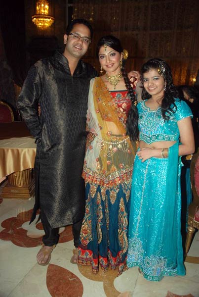 दीपशिखा-केशव की शादी में पहुंचे सितारे... | हिट जोड़ी