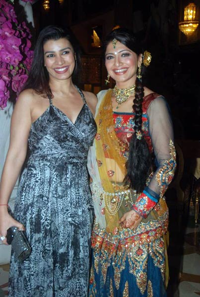 दीपशिखा-केशव की शादी में पहुंचे सितारे... | हिट जोड़ी