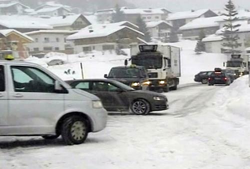 08 जनवरी 2012: तस्‍वीरों में देखें दिनभर की बड़ी खबरें | पढ़ें