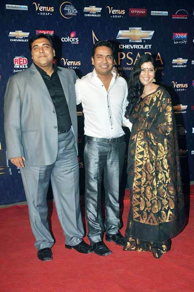 सितारों से सजा अप्सरा अवार्ड समारोह | जिस्‍म दिखाने की होड