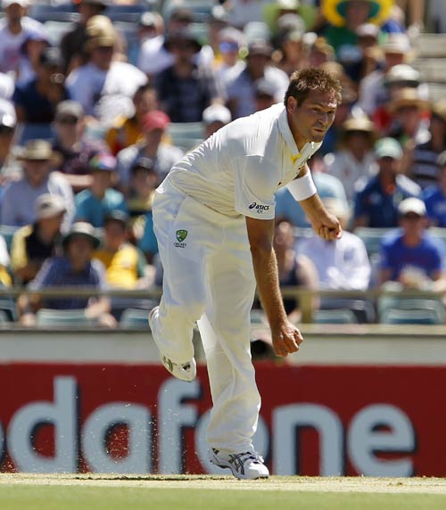 वार्नर के विस्फोट से टीम इंडिया पस्त | सचिन पर विशेष