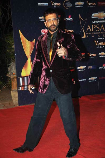 सितारों से सजा अप्सरा अवार्ड समारोह | जिस्‍म दिखाने की होड