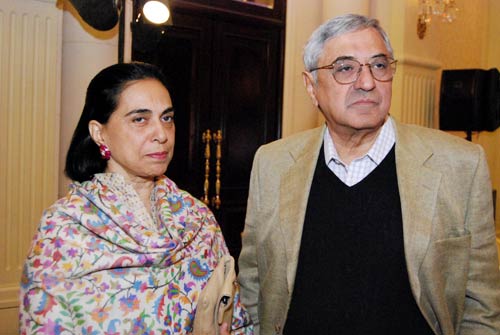 कली पुरी की किताब 'कन्फेशंस...' दिल्‍ली में लॉन्‍च । मुंबई में समारोह