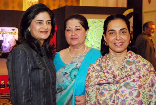 कली पुरी की किताब 'कन्फेशंस...' दिल्‍ली में लॉन्‍च । मुंबई में समारोह