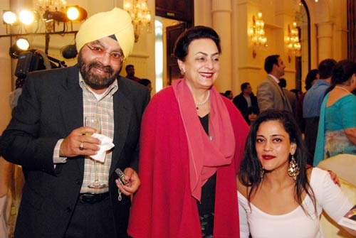 कली पुरी की किताब 'कन्फेशंस...' दिल्‍ली में लॉन्‍च । मुंबई में समारोह