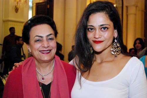 कली पुरी की किताब 'कन्फेशंस...' दिल्‍ली में लॉन्‍च । मुंबई में समारोह