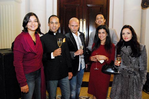 कली पुरी की किताब 'कन्फेशंस...' दिल्‍ली में लॉन्‍च । मुंबई में समारोह