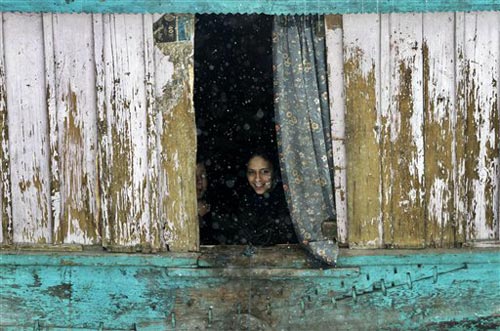 जन्‍नत-ए-कश्‍मीर में बर्फबारी के सुंदर नजारे