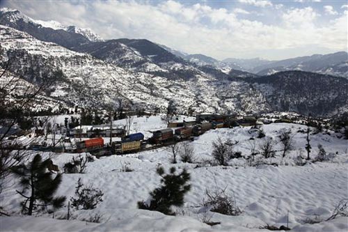 जन्‍नत-ए-कश्‍मीर में बर्फबारी के सुंदर नजारे