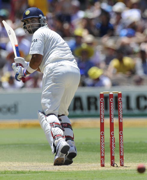 कोहली की शतकीय पारी, मजबूत स्थिति में ऑस्ट्रेलिया