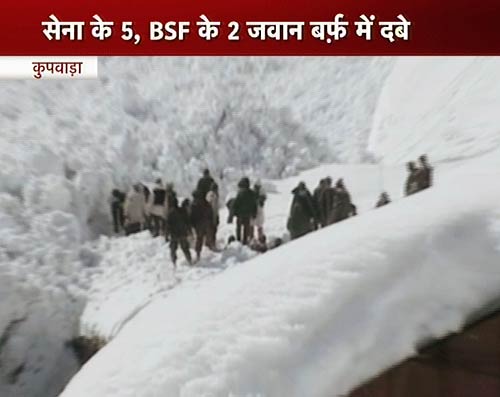 जानलेवा बनी बर्फबारी | बर्फबारी के बीच 'जय माता दी'