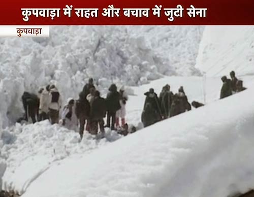 जानलेवा बनी बर्फबारी | बर्फबारी के बीच 'जय माता दी'