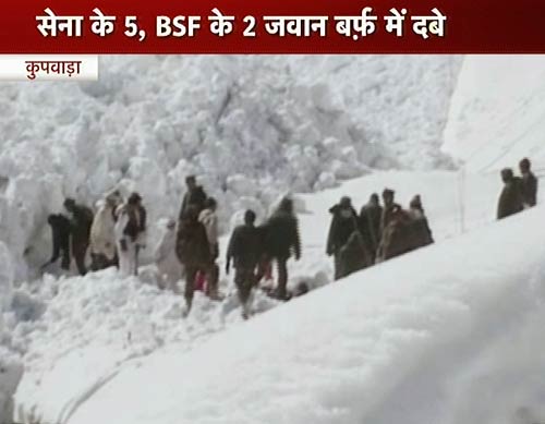 जानलेवा बनी बर्फबारी | बर्फबारी के बीच 'जय माता दी'